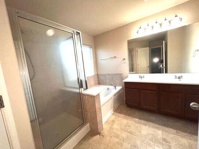 Building Photo - House For Lease Pflugerville