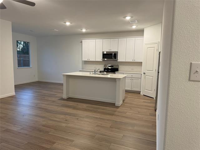 Building Photo - 143 Jenkinson Dr