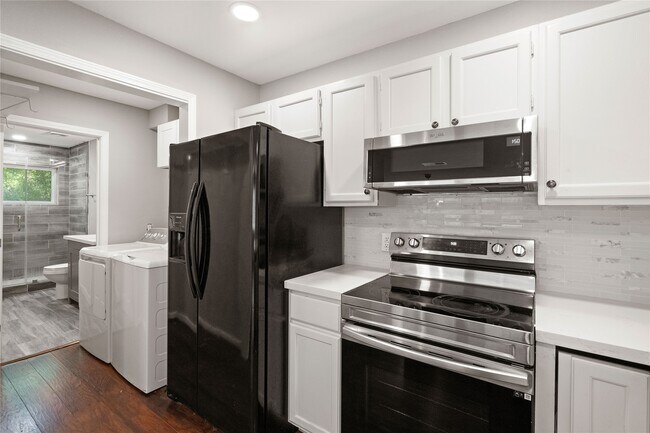 Building Photo - 54 Sawmill Grove Ln