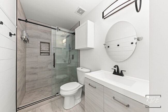 Building Photo - 2612 Lundquist Dr