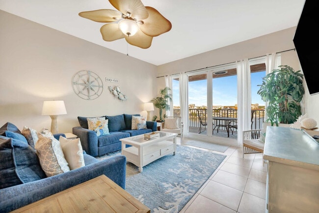 Building Photo - 530 S Gulfview Blvd