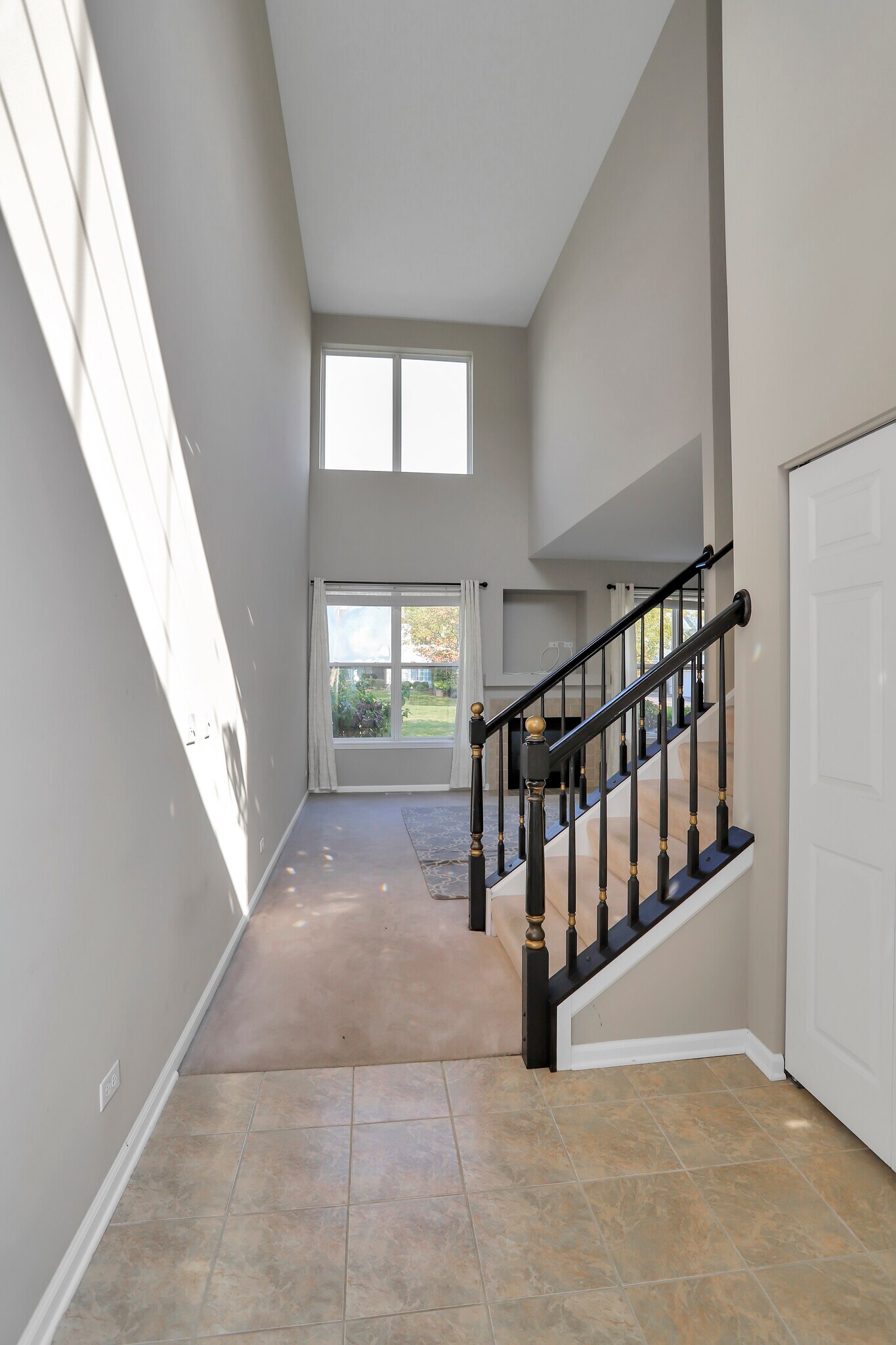 Building Photo - 2165 Sunrise Cir