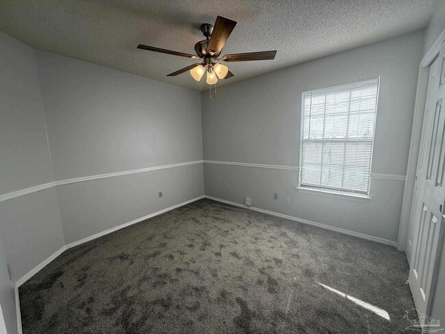 Building Photo - 2715 Summertree Ln