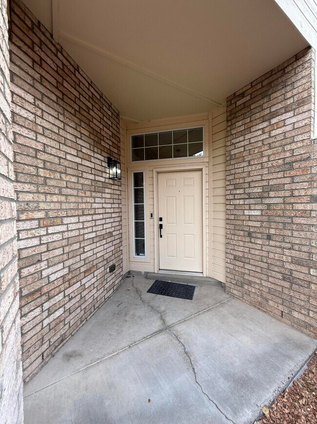 Building Photo - 7616 Copperfield Dr NE