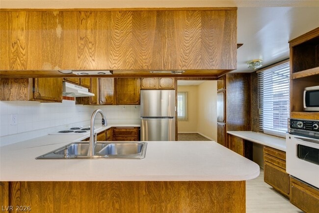 Building Photo - 5 Mallory St