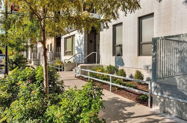 Building Photo - Modern 2-Bedroom, 2-Bathroom Condo – Prime...