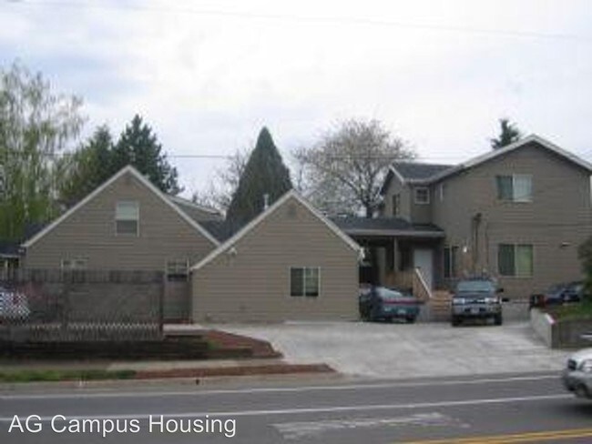 Building Photo - 711-719 E 24th Ave