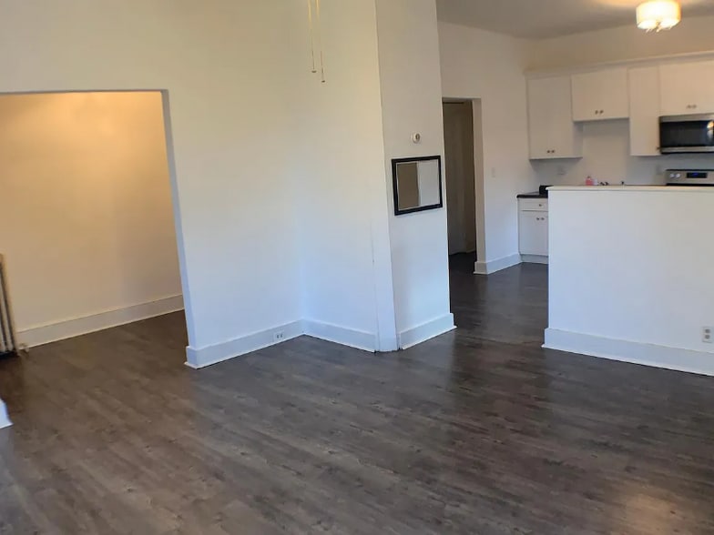 Building Photo - 402 S Lime St