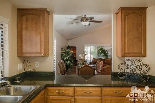 Building Photo - 72384 Ridgecrest Ln