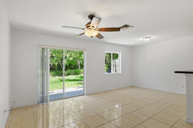 Building Photo - 2257 Marshfield Ct