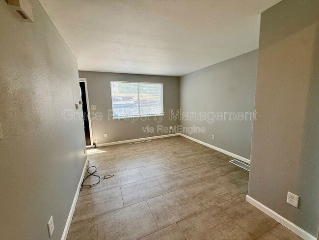 Building Photo - 7899 York St