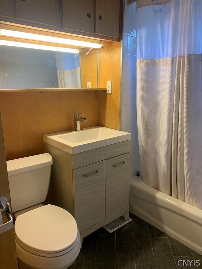 Building Photo - 327 Tennyson Ave