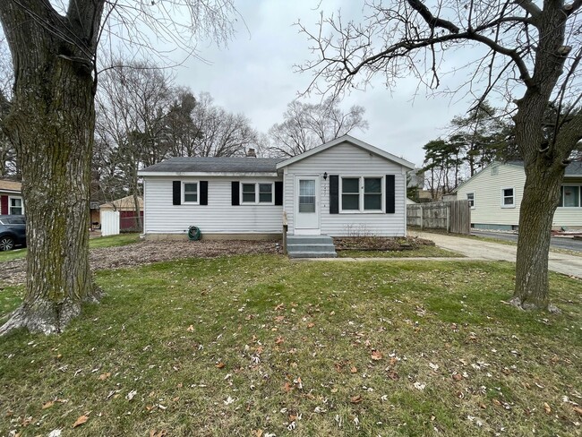 Primary Photo - Five Bedroom Home in Kentwood