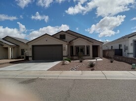 Building Photo - 3570 N Kenneth Rd