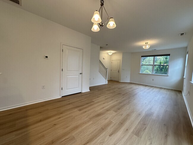 Building Photo - 2802 Rowling Wy