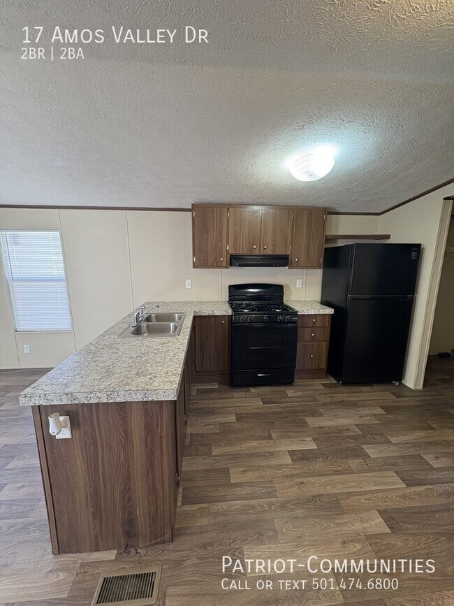 Building Photo - 17 Amos Valley Dr