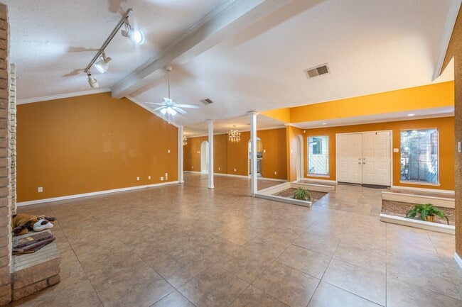 Building Photo - 6030 Gallant Forest Dr