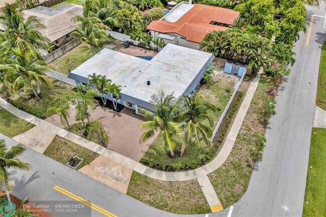 Building Photo - 1398 NW 14th Ct