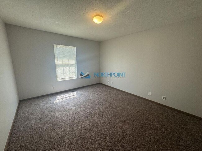 Building Photo - 1302 Hollyhock Dr