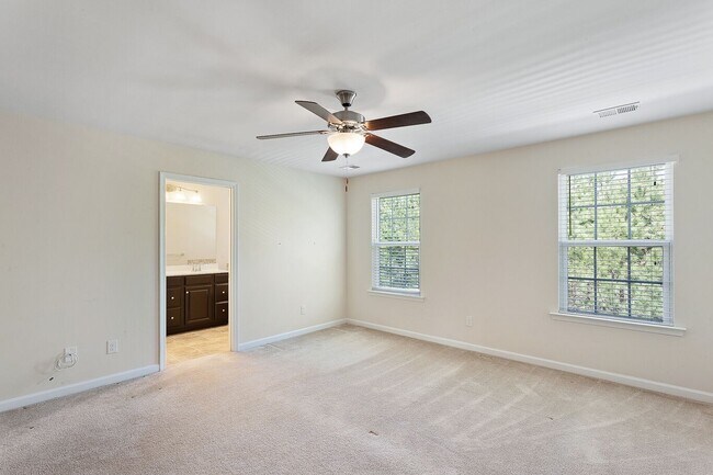 Building Photo - BEAUTIFULLY RENOVATED TOWNHOME IN MECHANICSVILLE