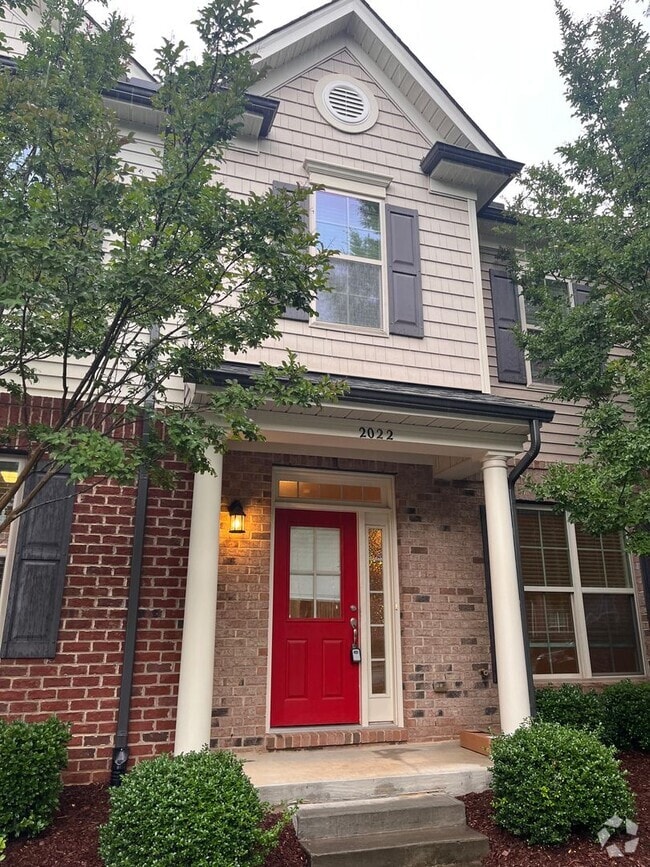 Building Photo - Live Your Best Life: Modern 3-Bedroom Town...