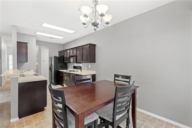 Building Photo - 601 Paso Fino Trail