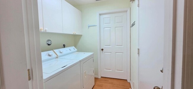 Building Photo - 7299 Lugano Dr