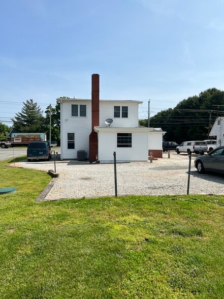 Back with parking - 7019 Church Hill Rd