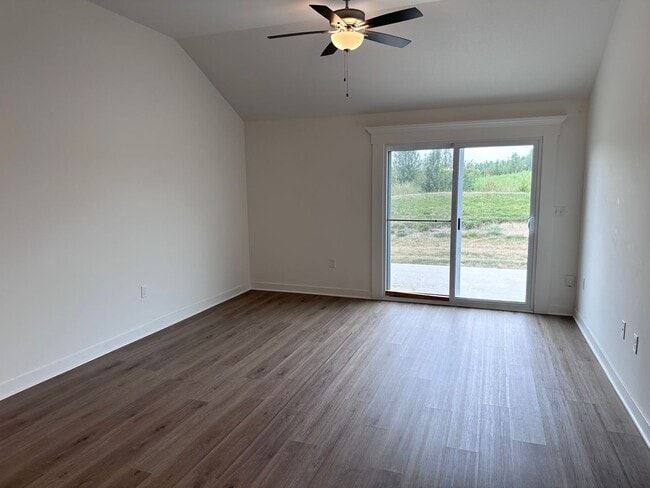 Building Photo - 3 Bed | 2 Bath | 1 Car Garage Single Level Duplex in Kansas City w/ Move In Special