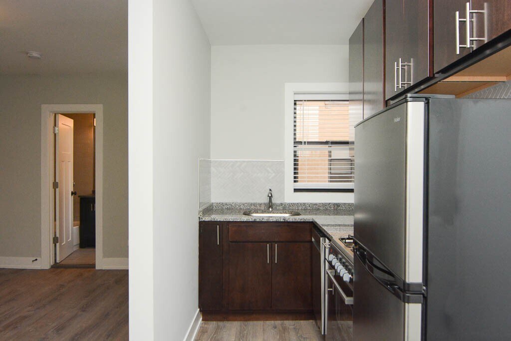Building Photo - 432.5 W Belden Ave