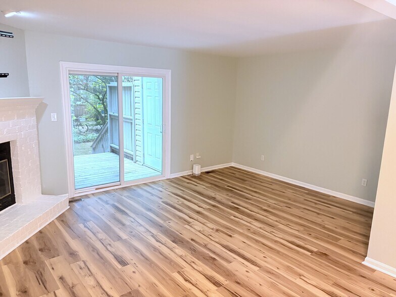 Building Photo - 6813 Glendower Rd
