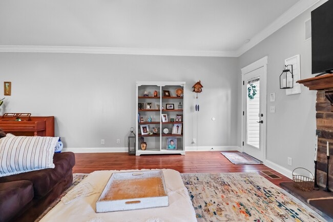 Building Photo - 951 Willow Circle