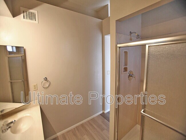Building Photo - 7509 W San Juan Ave