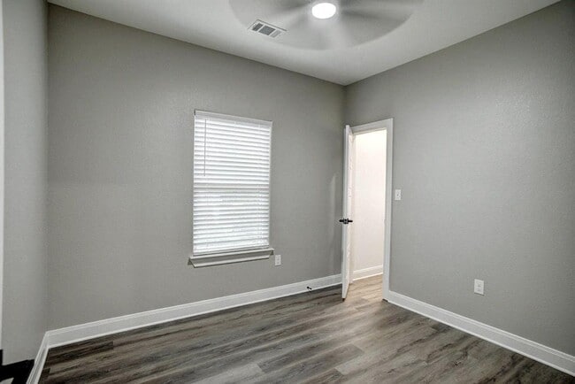 Building Photo - 123 S Kanaio Dr