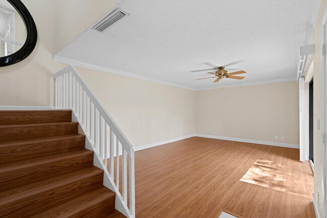 Building Photo - 2327 Waterside Dr