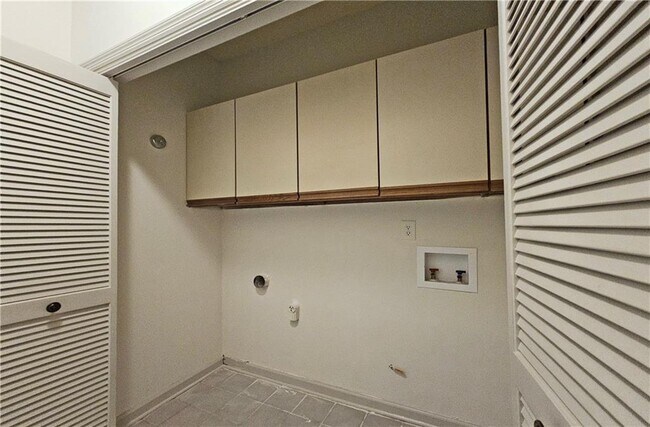 Building Photo - 940 Bridgegate Dr NE