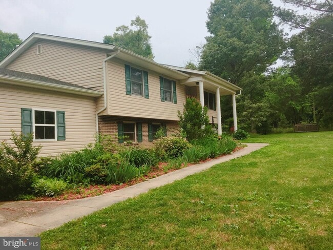 Building Photo - 43017 Fairgrounds Rd