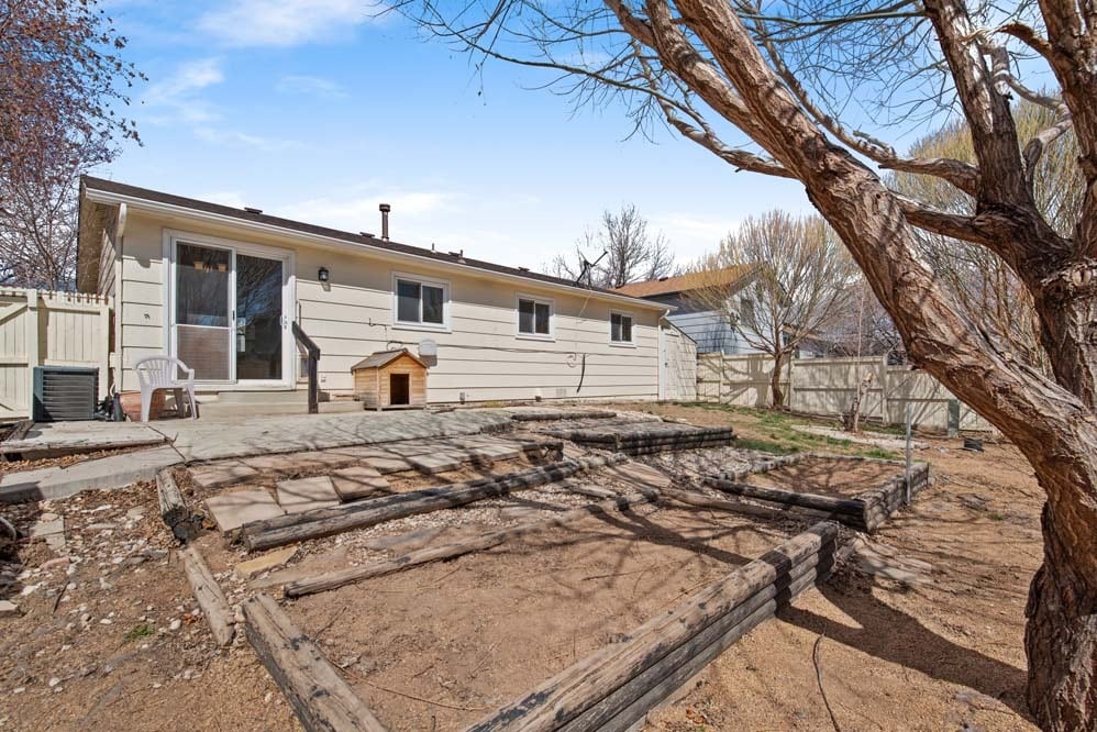 Backyard - 278 E 42nd St