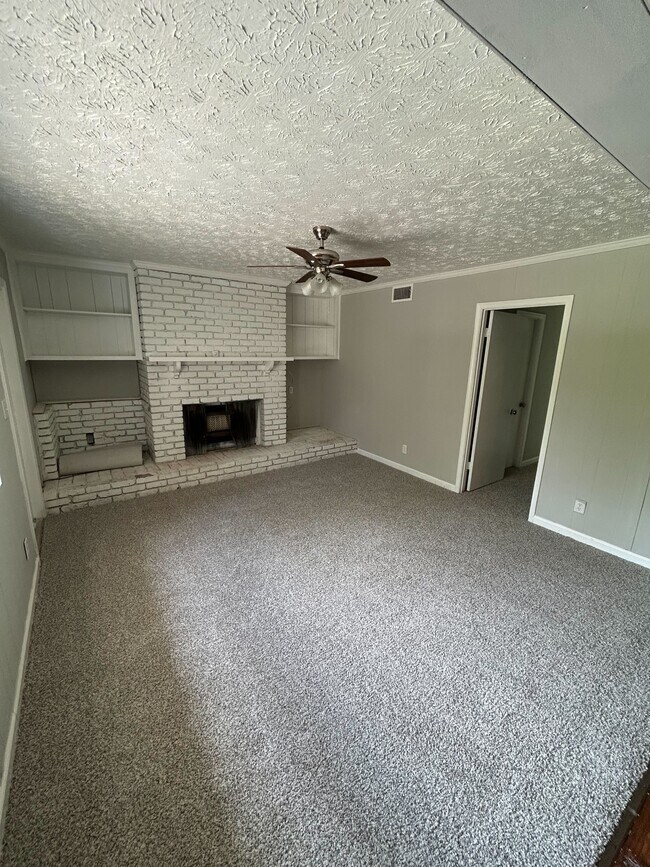 Building Photo - 1388 Adrian Ln