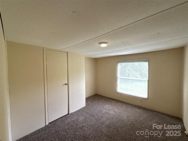 Building Photo - 300 Huffstetler Rd