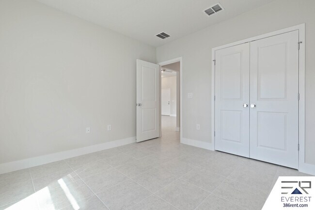 Building Photo - 33 Buffalo Plains Ln
