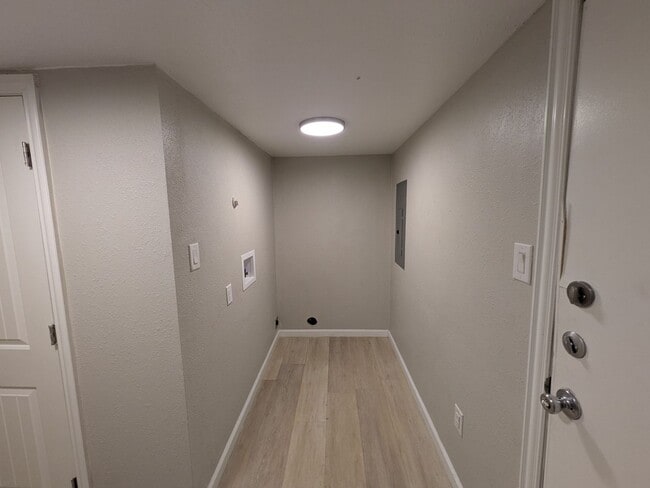 Building Photo - 614 Euclid St