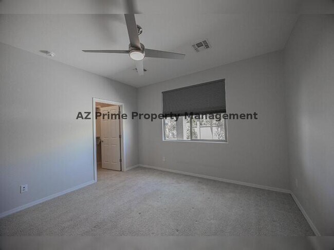 Building Photo - 6412 S 24th Pl