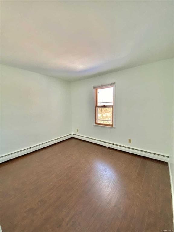 Building Photo - 10 Greenhouse Ln