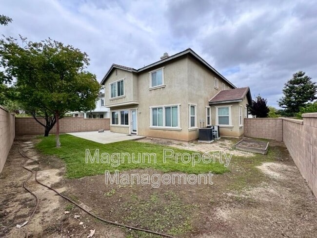 Building Photo - 35889 Wolverine Ln