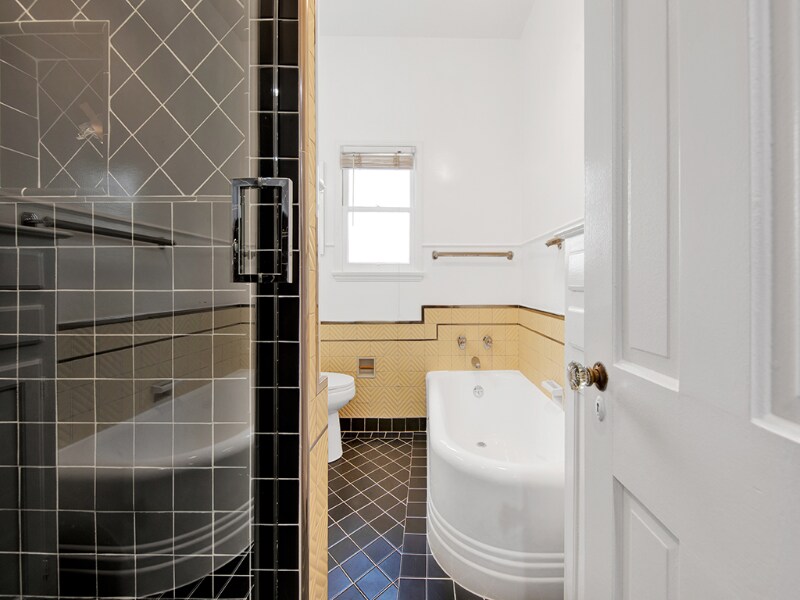 Building Photo - 7467 Hollywood Blvd