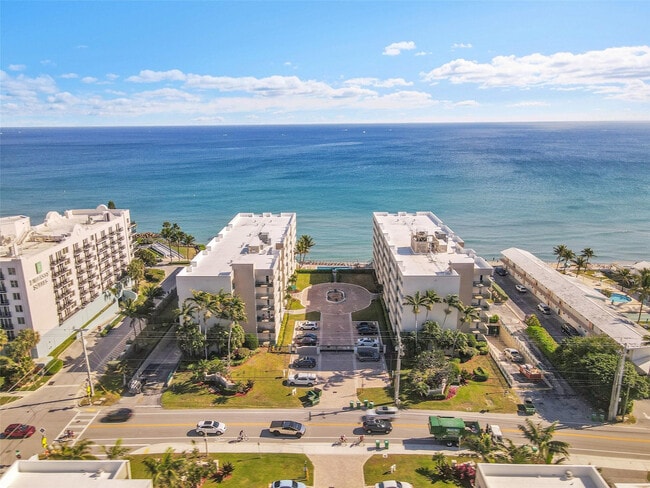 Building Photo - 1239 Hillsboro Mile