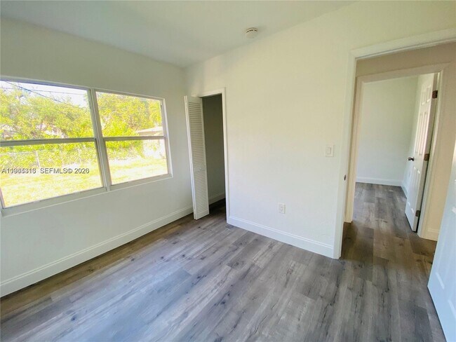 Building Photo - 915 NW 59th St