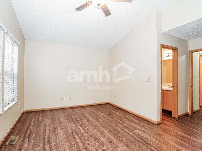 Building Photo - 5433 Longworth Dr