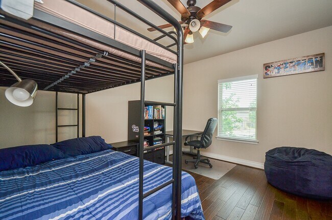 Building Photo - 16835 Fowler Pines Dr